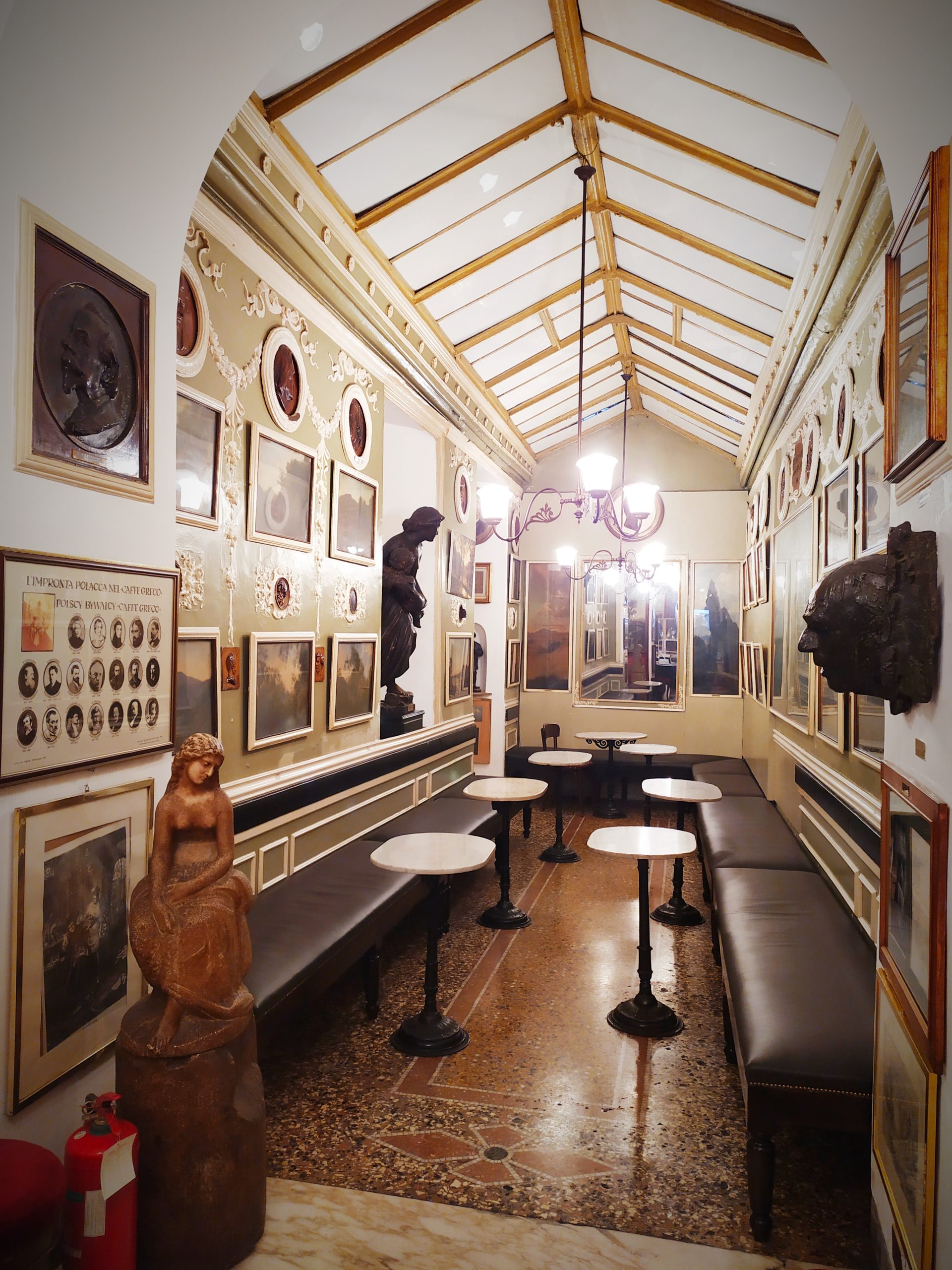 La sala Omnibus del Caffè Greco